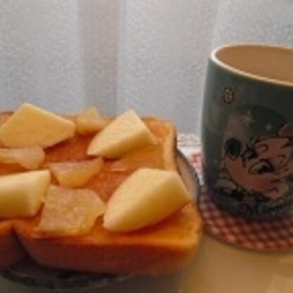 手作りのりんごジャム　と　新鮮りんごが　とっても　美味しい朝食になりました　ありがとうございました